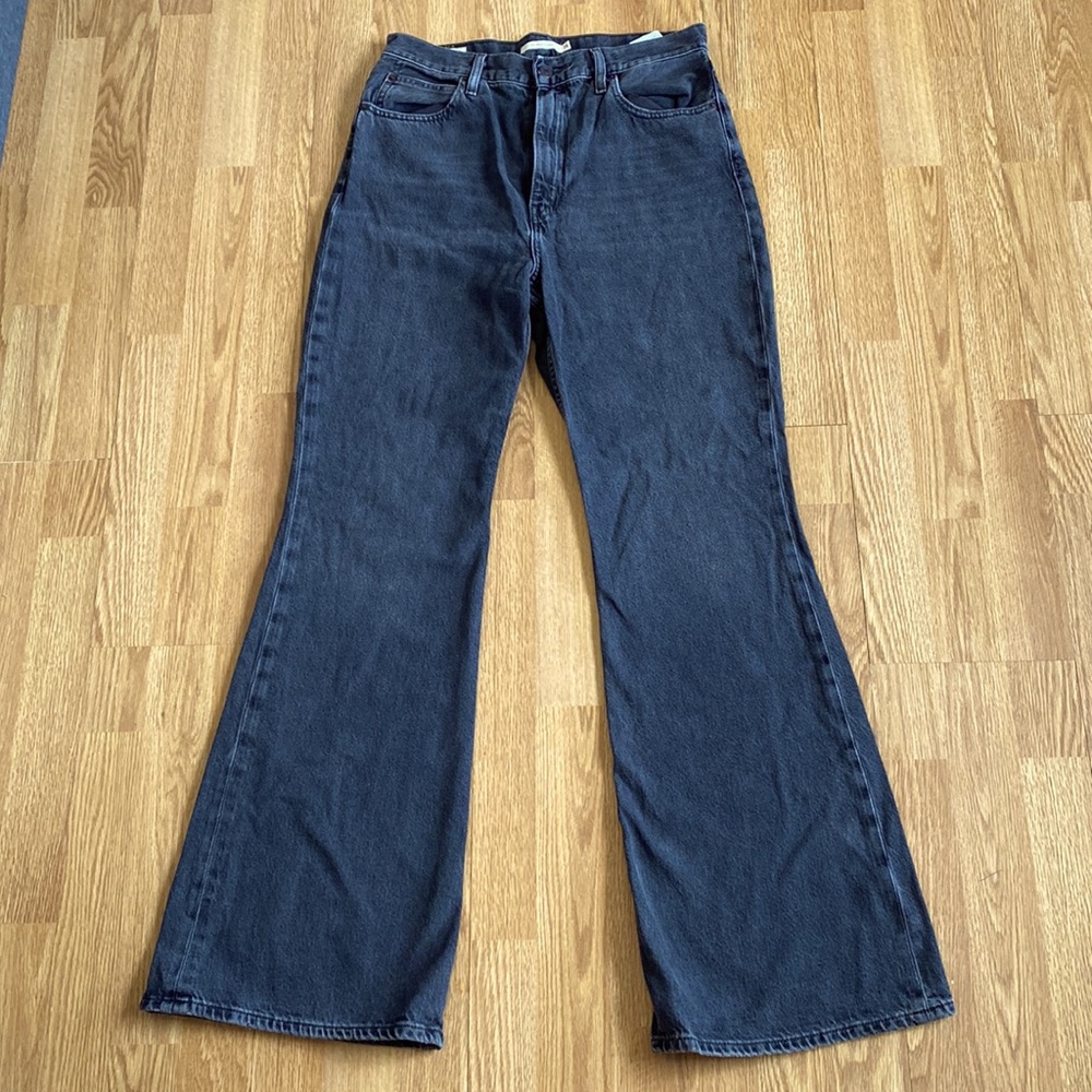 Levi’s High Flare Black Jeans. Size 29